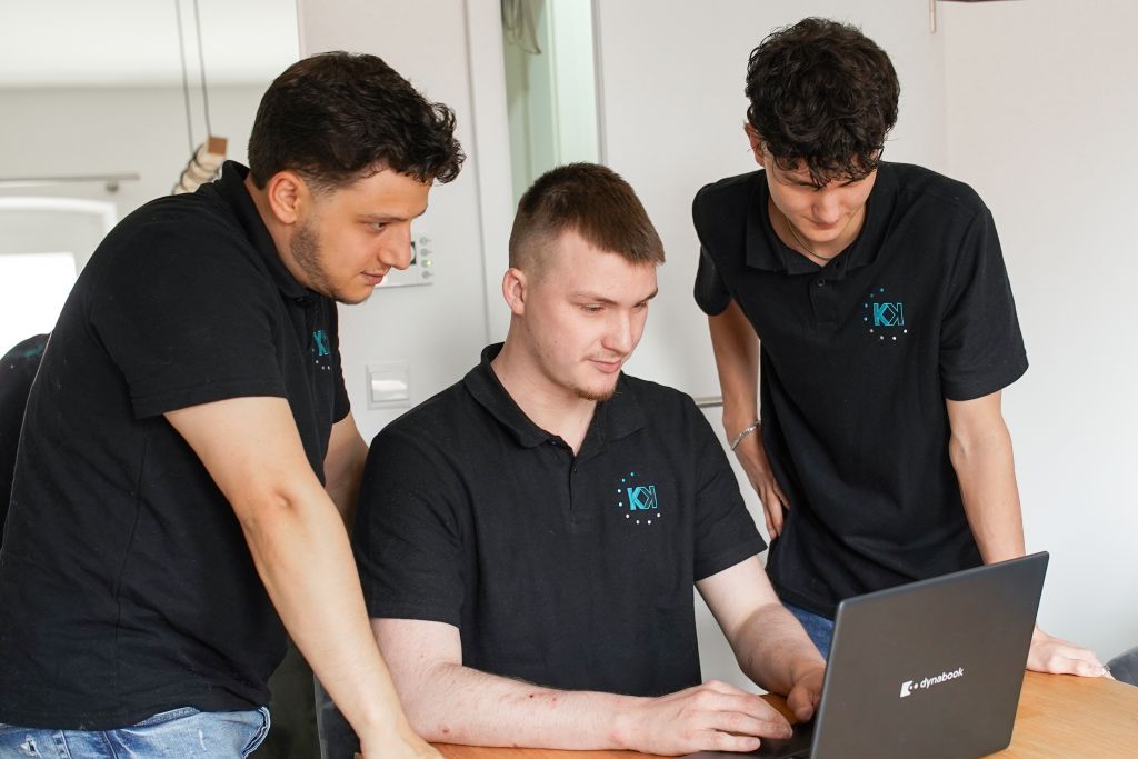 Erfolgreiches erstes Kisskalt IT-Team-Fotoshooting! 📸